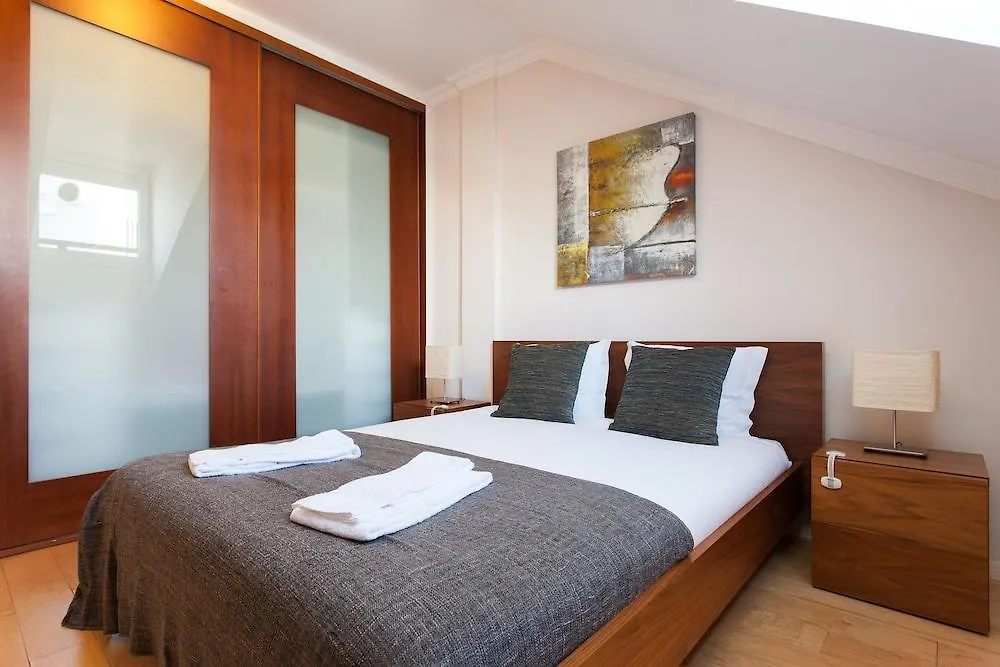 Contatos de Liberty Penthouse Three-Bedroom Apartment - By Lu Holidays